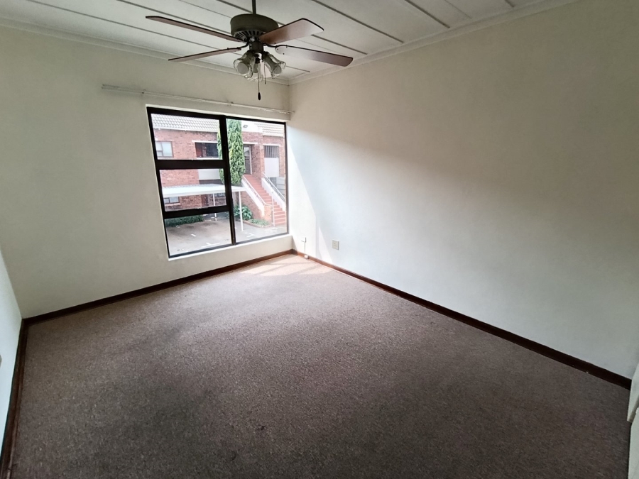 2 Bedroom Property for Sale in Langenhovenpark Free State